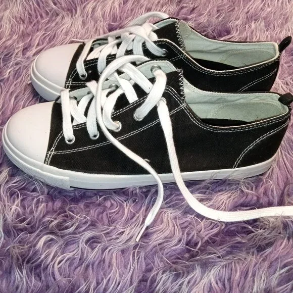 Sneakers - Picture 3 of 5